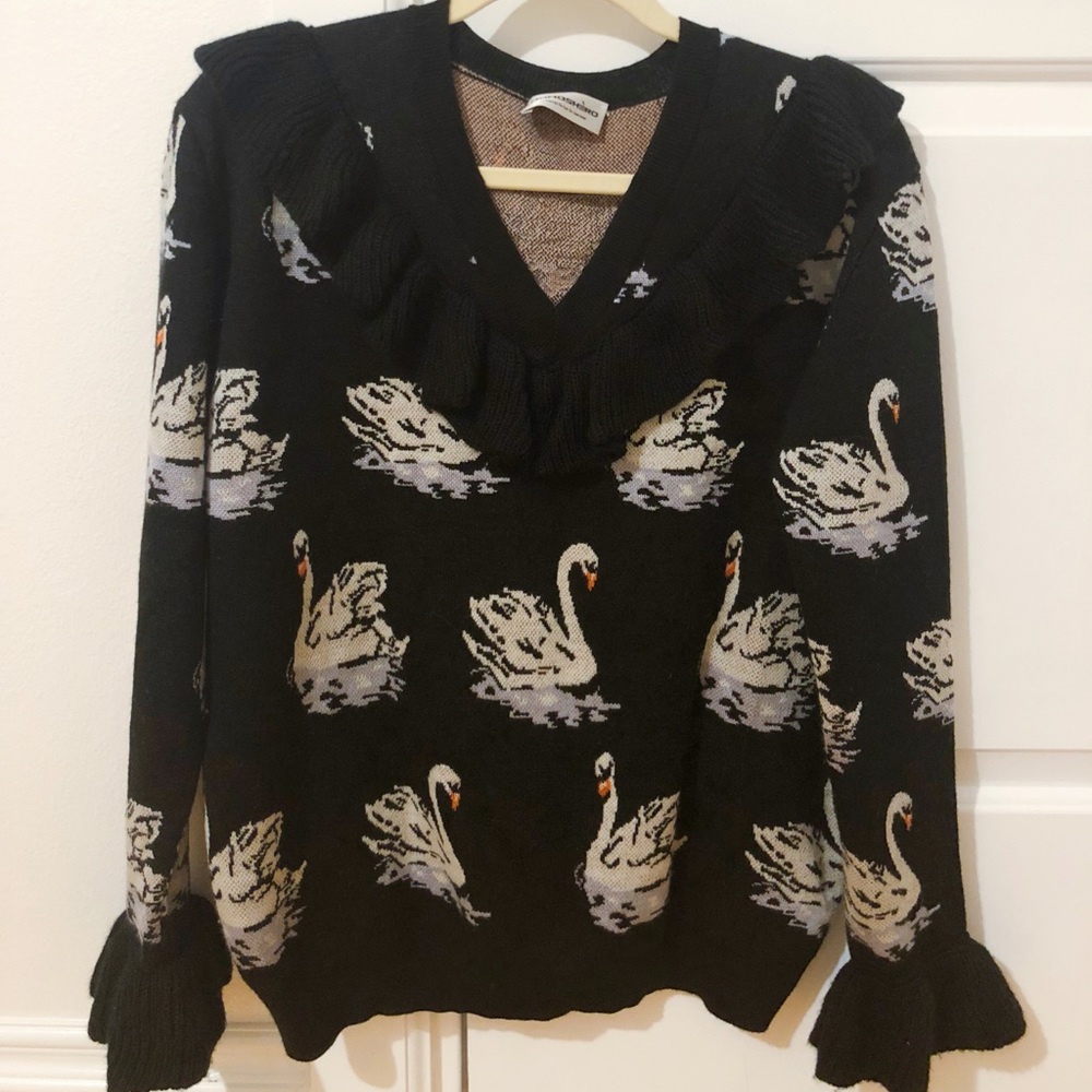 V Neck Sweater with Pleated Sleeves